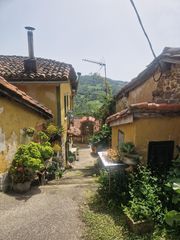Mas  La vara. Asturias.casa de pueblo.riosa.