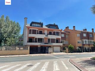 Casa adossada  Reyes catolicos. Adosado en venta en briviesca