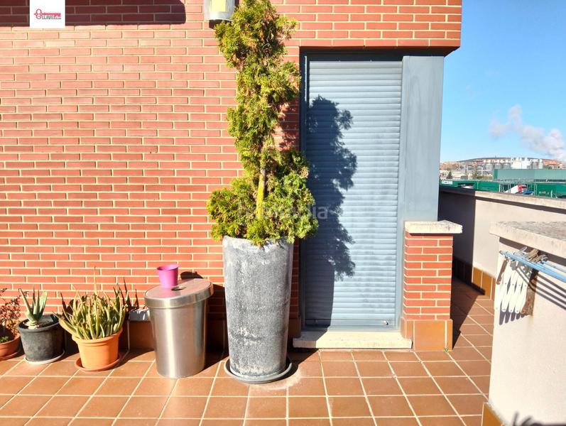 Foto fbfd3fc7-aa82-4441-8061-ce4c1d7602e2. Attique avec parking dans Villafría - La Ventilla - Castañares Burgos