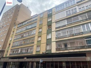 Pis a Reyes Católicos. En burgos. c calzadas. se vende piso de tres dormitorios, dos ba