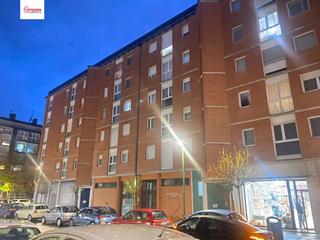 Appartement  Calle rosa chacel. En burgos. zona villimar sur ctra poza. se vende piso de tres ha