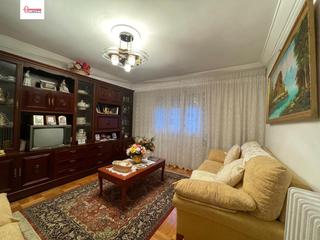 Etagenwohnung in Los Vadillos - R. Sanitaria - Pozanos. Piso de tres dormitorios zona centro