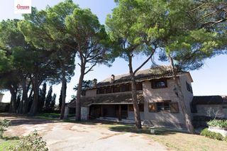 Country house  Calle finca soto. Exclusiva casa de piedra con  7.000 mt terreno arbolado y piscin