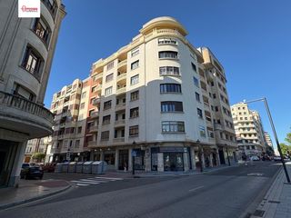Appartement à Villa Pilar. Amplio y luminoso piso en zona avenida arlanzón, burgos  420.000