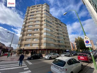 Lloguer Apartament a Reyes Católicos. Alquiler zona avenida de la paz con garaje