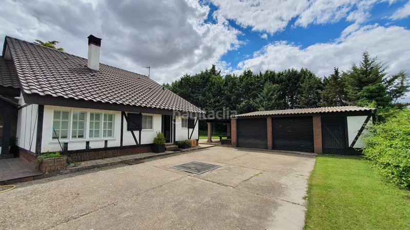 Foto 226d0468-d26c-4602-9a40-f63b625060be. House with heating parking in Allende el Río Palencia