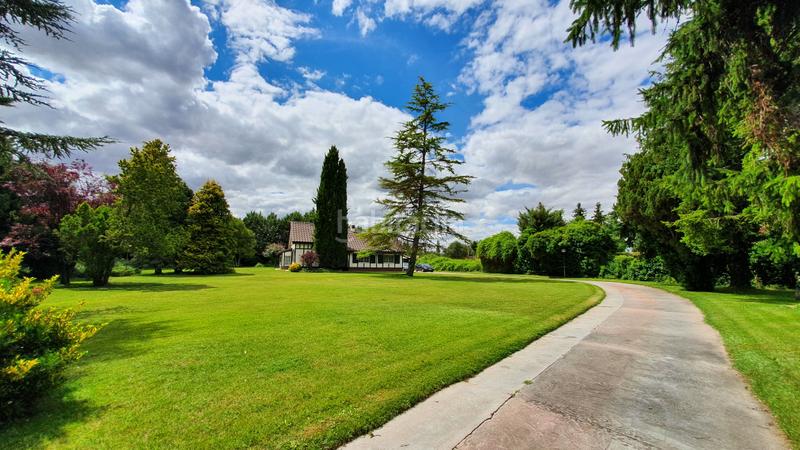 Foto 22f244a0-2585-4a32-87b0-3cb45918c148. House with heating parking in Allende el Río Palencia