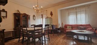Pis  Calle obispo nicols castellanos. Orientacin sur, terraza, vivienda en el centro de 5 dormitorios