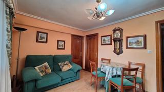 Pis  Calle san antonio. Vivienda muy luminosa con orientacin sur, para entrar a vivir,