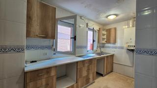 Piso  Avenida de santiago amón. Amplia vivienda con garaje en santiago amón