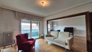 Appartement  Avenida manuel rivera. Piso en avenida manuel rivera, con terraza y plaza de garaje