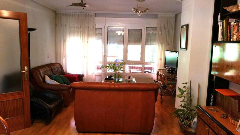 Foto 4770a6e0-343a-43f4-aa35-ee1c12b4c7f3. Chalet con riscaldamento parcheggio in Bayas - Polígono Miranda de Ebro