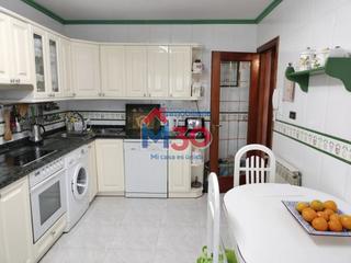 Chalet à Bayas - Polígono. Chalet en venta en el lago, 4 dormitorios.