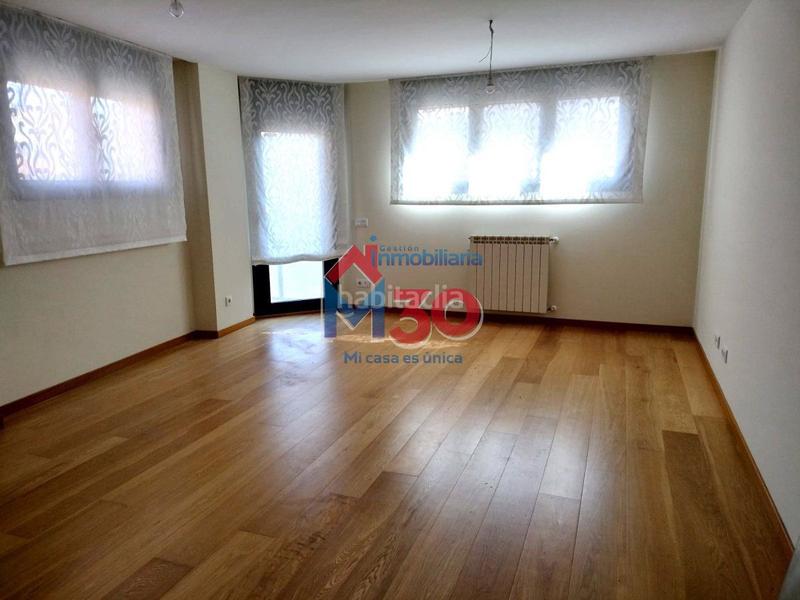 Foto 587e1ac8-e3f4-485a-a5ed-64b574f387f2. Pis amb calefacció aparcament a Centro Miranda de Ebro