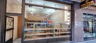 Lloguer Local Comercial a Centro. Local com. en alquiler en centro.