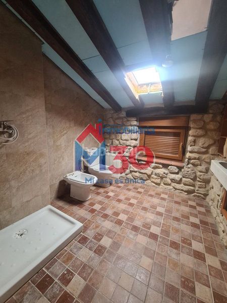 Foto a4f552fd-ad87-44f3-9863-99721362cb39. Casa amb calefacció a Crucero - Aquende Miranda de Ebro