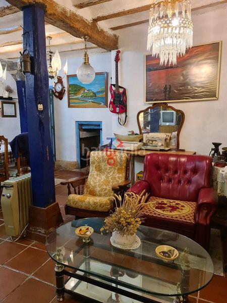 Foto 4b16bf8f-cc13-4e84-ae99-26a972ba2db8. Casa amb calefacció a Santa Gadea del Cid