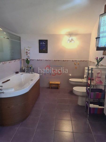 Foto d9b8adb0-ec3f-451f-859c-e4b974e0898f. Xalet amb calefacció aparcament piscina a Condado de Treviño