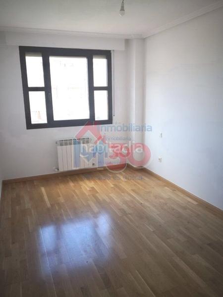 Foto 1a082957-8370-45e5-abf2-ea97a0a85d7d. Casa adossada amb aparcament piscina a Crucero - Aquende Miranda de Ebro