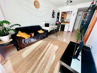 Apartament  Carrer tramuntana. Muy soleado y con vistas a la pinada