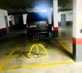 Location Parking voiture  Carrer tramuntana. Garaje en el edificio villamar