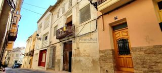 Casa  Verge del miracle. Casa de 343 m2 en relleu.