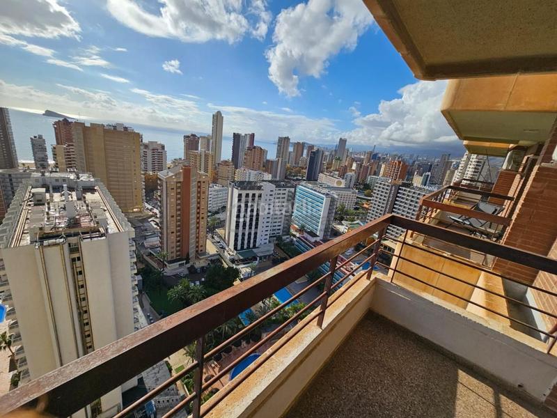 Foto d215e72f-3f29-48ba-88b6-0d4ed3298a4c. Estudio  con vistas al mar levante en Rincón Bajo Benidorm