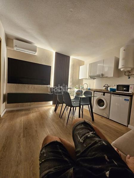 Foto fca532bb-ddc6-4072-a6c7-c37bb2d99991. Estudio  con vistas al mar levante en Rincón Bajo Benidorm