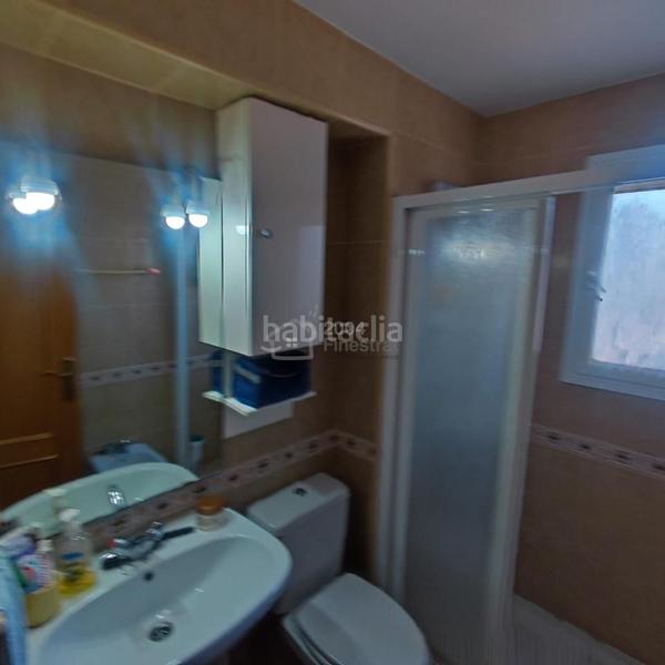 Foto 2ba4b76b-5502-4f42-8e95-c6eb93f65eda. Piccolo appartamento con piscina in Playa Poniente Benidorm