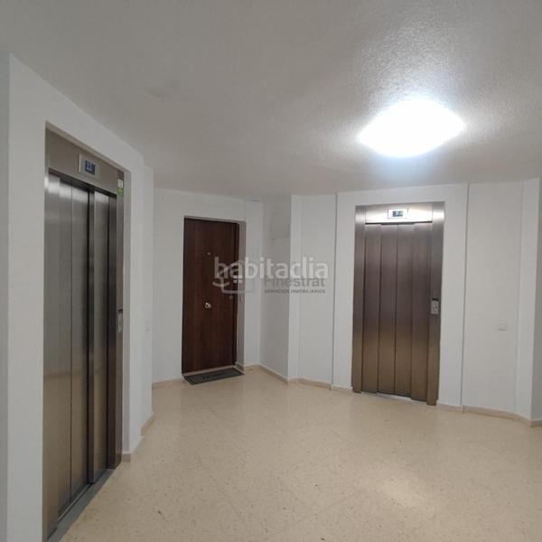 Foto b74ae62d-6152-4f3f-8b58-dd7c48566de9. Piccolo appartamento con piscina in Playa Poniente Benidorm