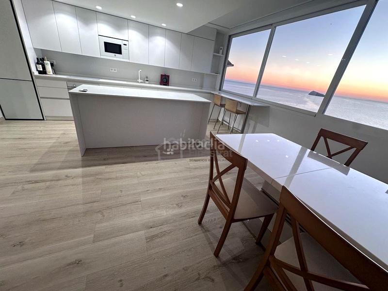 Foto 639d3e83-5179-48e2-acda-56f5598c6a77. Alquiler piso impresionante apartamento duplex en el rincon de loix en Benidorm