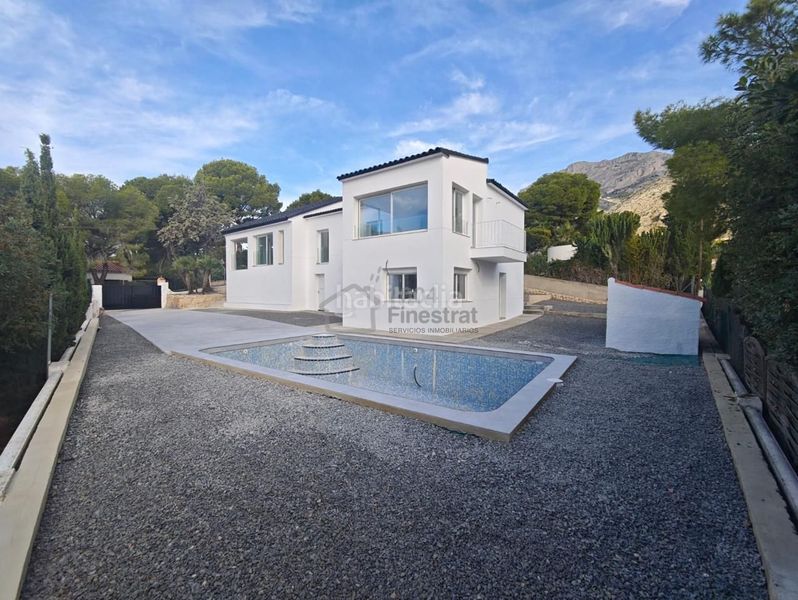 Foto 6b16bd51-bd69-419d-a7b9-0b1ae9bce880. Casa amb aparcament piscina a Altea la vella Altea