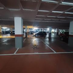 Aparcament cotxe  Carrer gregal. Amplia plaza de garaje edificio elegance