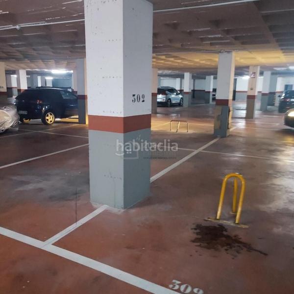 Foto d58c3871-979d-403c-84e2-4e3266980dbf. Autoparkplatz in Mirador de la Cala-Benimar Vila Joiosa (la)