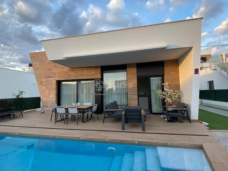 Foto 1ce2a468-054c-4b84-98d0-116a4891d600. Casa con piscina in balcón de Finestrat-terra marina Finestrat