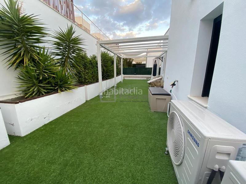 Foto cef0c8cf-c2a4-4168-9b59-46bd543d8814. Maison avec piscine dans balcón de Finestrat-terra marina Finestrat