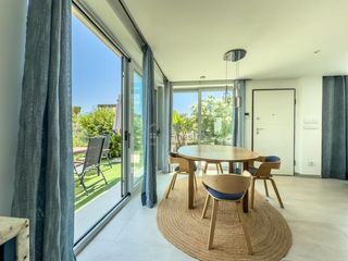 Casa  D' equador. Villa independiente de 4 dormitorios con vistas al mar en finest