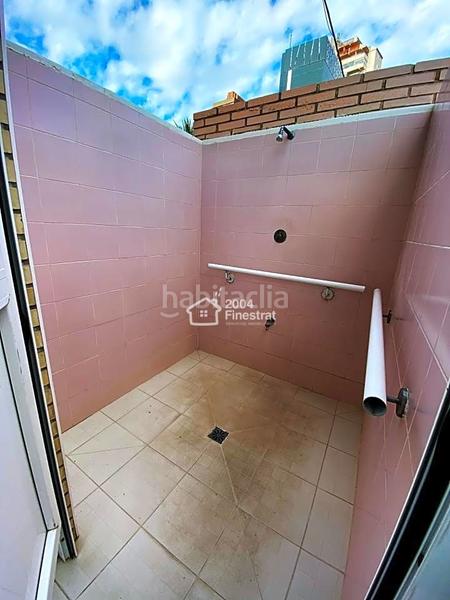 Foto 28822f71-dab6-4a6d-a8c7-30a576af9a52. Alquiler apartamento primera linea en la playa de poniente en Benidorm