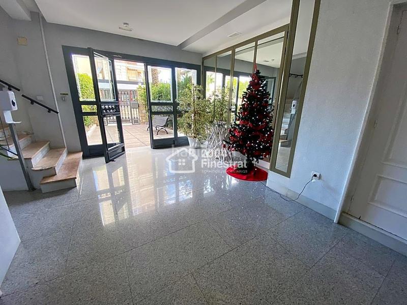 Foto 2f792c0f-8733-4a0b-b130-ebfc5a7f0e40. Alquiler apartamento primera linea en la playa de poniente en Benidorm