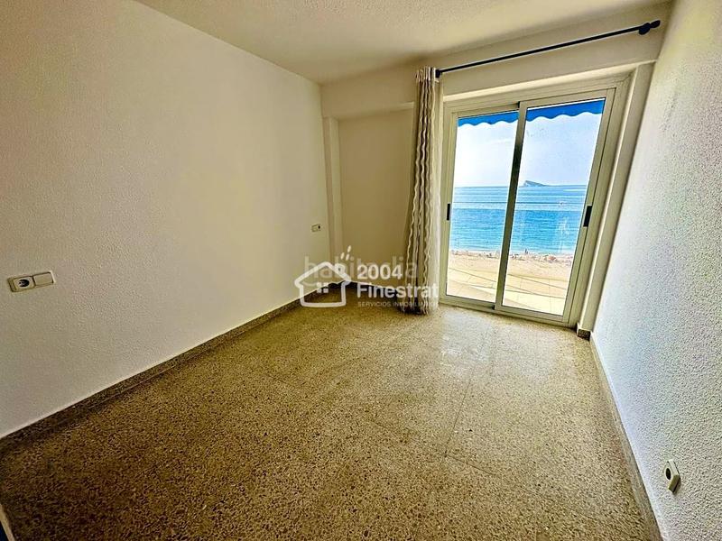 Foto bd27064c-2579-4bf7-a1a4-802eec6002c7. Alquiler apartamento primera linea en la playa de poniente en Benidorm