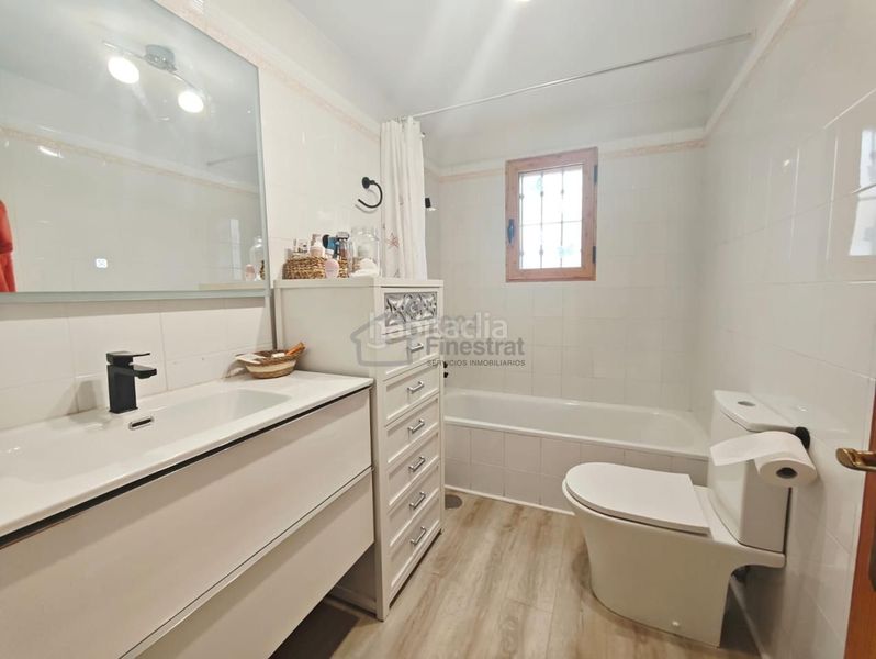 Foto 3594f535-3fe9-46bf-bf75-7d6593fc33b6. Casa amb aparcament a La Nucia Pueblo Nucia (la)