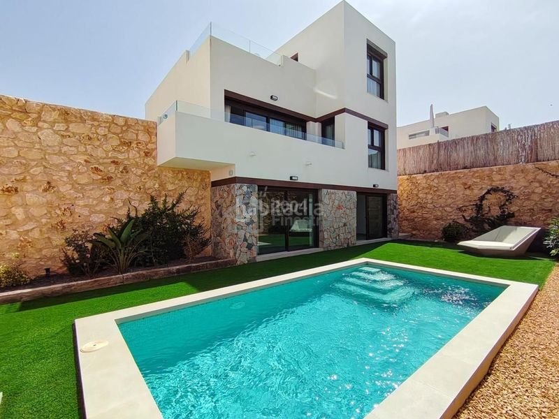 Foto 46f2cce1-eed8-46ca-a521-34865fc1e6c8. Casa a balcón de Finestrat-terra marina Finestrat