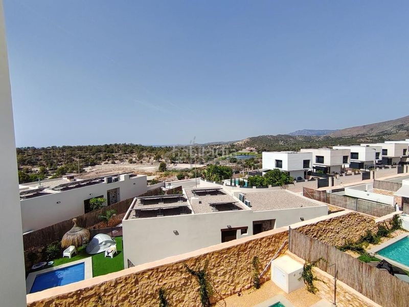 Foto fec0e560-e59e-440e-8e91-2869df27bd94. Casa a balcón de Finestrat-terra marina Finestrat