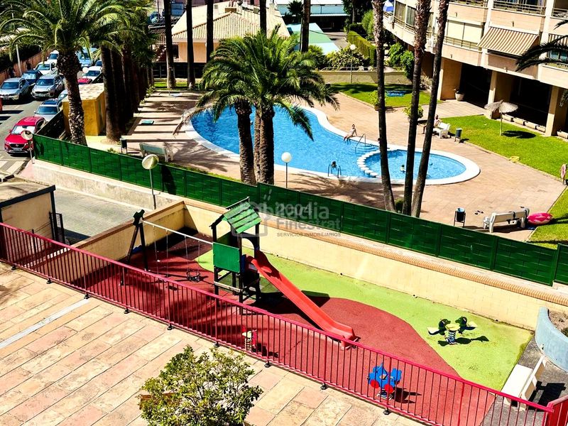 Foto 545674cf-85db-4965-a9f1-b9100717b14a. Lloguer pis amb aparcament piscina a Playa Poniente Benidorm