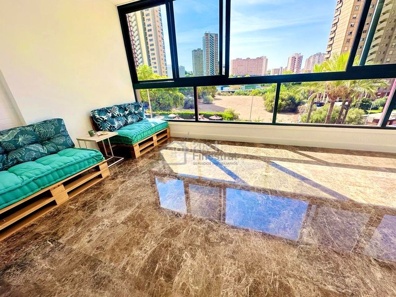 Foto ada7089c-ed1b-4c6b-8153-47b8838fe01a. Lloguer pis amb aparcament piscina a Playa Poniente Benidorm