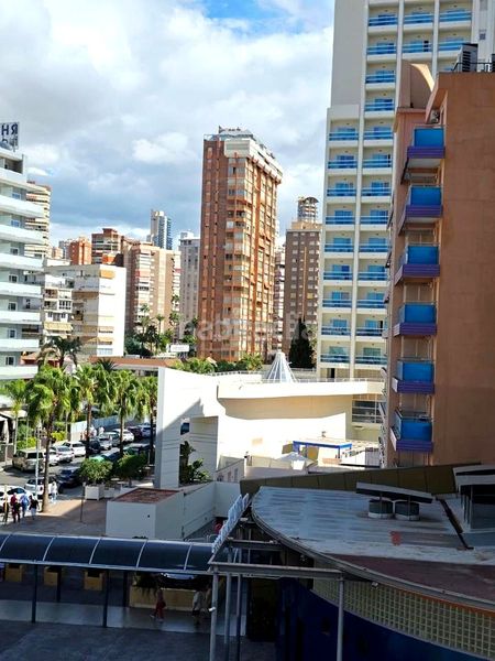 Foto 05debe2a-6538-4fe6-b3e4-be8c7b52cf72. Piso  de 3 habitaciones con vistas al mar, terrazas y parking comunitario en Benidorm