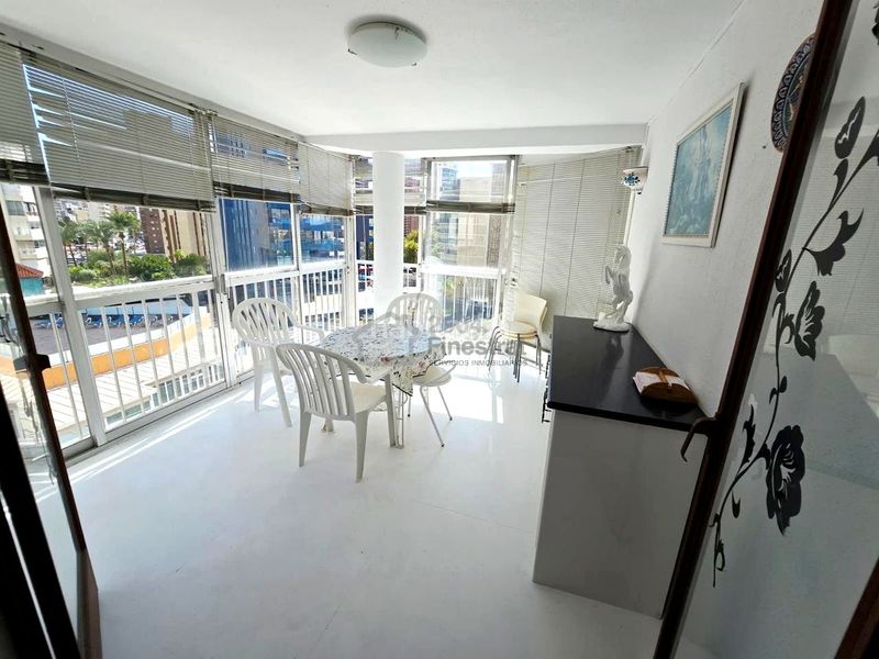 Foto 15c9dcfc-db4a-4812-bc09-29df491908fe. Piso  de 3 habitaciones con vistas al mar, terrazas y parking comunitario en Benidorm