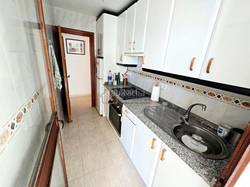 Foto 33830499-ed16-4862-a1c2-9698cfa80799. Piso  de 3 habitaciones con vistas al mar, terrazas y parking comunitario en Benidorm