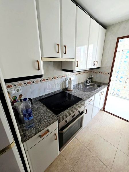 Foto 52a8c921-ad6d-4a04-8fa5-dfdbfb0db8e7. Piso  de 3 habitaciones con vistas al mar, terrazas y parking comunitario en Benidorm