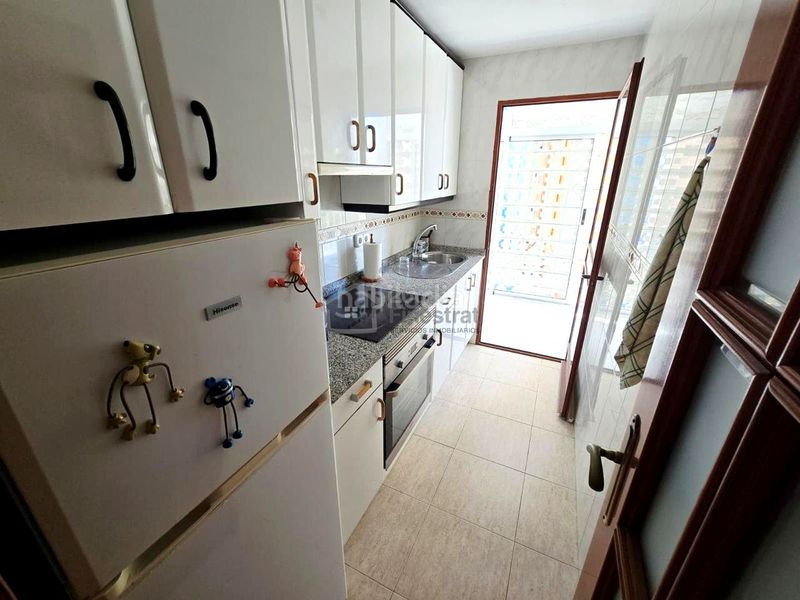 Foto 6425568a-8ed6-4ec5-92af-d843fd7dbd51. Piso  de 3 habitaciones con vistas al mar, terrazas y parking comunitario en Benidorm